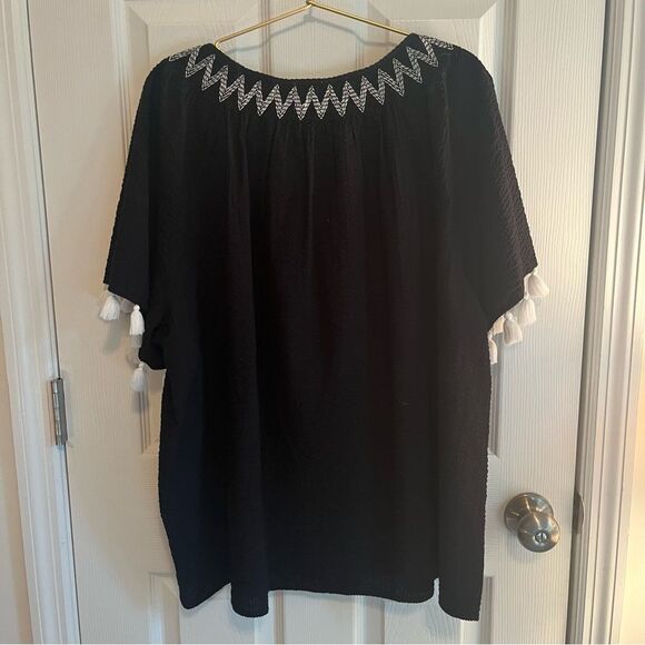 Crown & Ivy Black Top with White Embroidery & Tassles - Picture 5 of 6